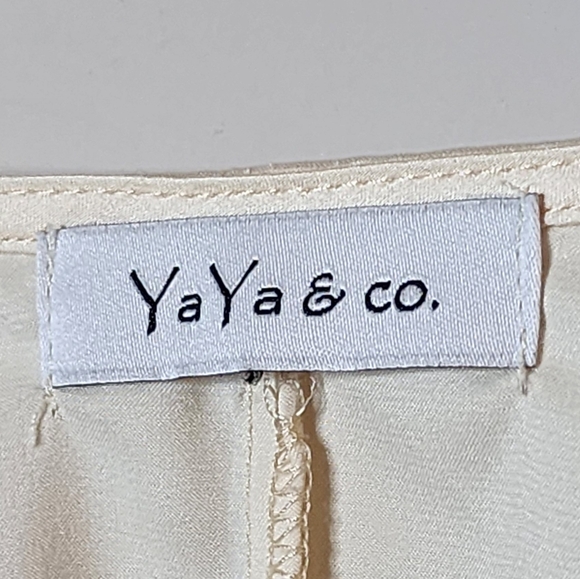 NWOT Gorgeous White Blouse - Picture 2 of 11